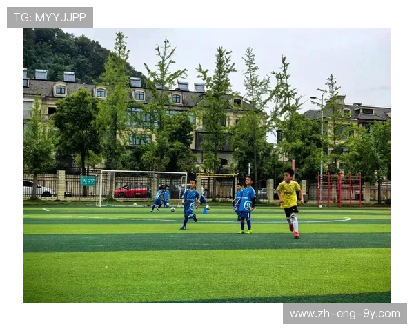 足球小白勇闯球场笑料不断连队友都怀疑我来此专职搞笑助兴全场啦